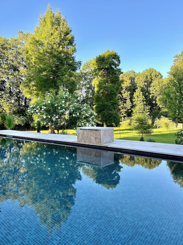 Seasonal outdoor pool, open 8:00 AM to 8:00 PM, pool umbrellas - Five & You (Josse)