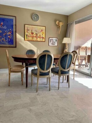 Dining - T3 - Le Paul Doumer, Seaside (Saint-Raphaël)