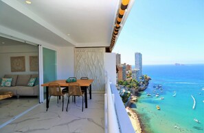 Outdoor dining - Lovely apartments with sea view

 (Benidorm)