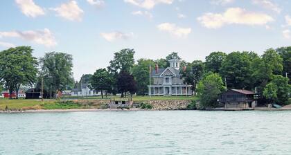 On Island Time at Kelleys! Downtown Area