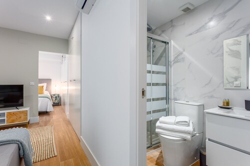 Nice studio close to Chamartin (Orense I)