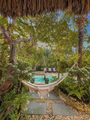 Outdoor pool - Pousada Castelo do Vento (Cruz)