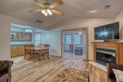 RiverTown Retro: 1990s Retreat