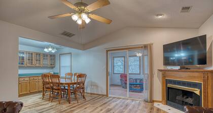 RiverTown Retro: 1990s Retreat