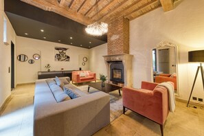 Luxury House | Living area