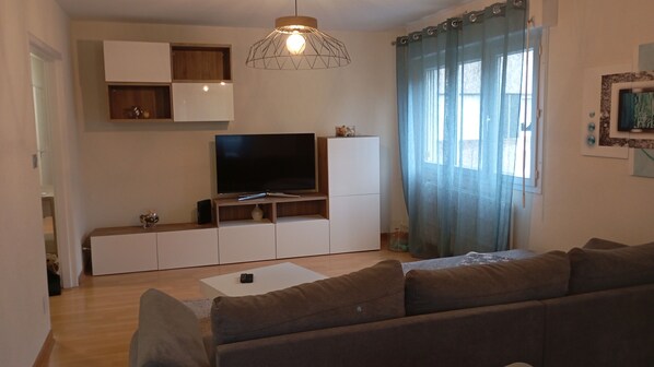 Living area - At Lisa and Claude's (Saint-Genis-Pouilly)