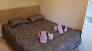 3 bedrooms, WiFi, bed sheets - At Lisa and Claude's (Saint-Genis-Pouilly)