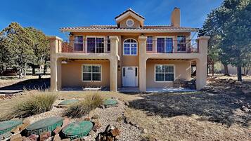 House (4 Bedrooms) | Property amenity