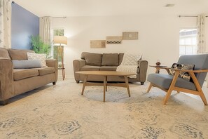 Living area - The Fairways at River Oaks 25D (Myrtle Beach)