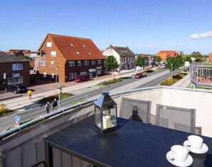 Outdoor dining - Holiday Apartment Norddeich Loft (Norden)