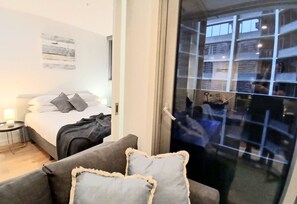 2 bedrooms, desk, iron/ironing board, travel crib