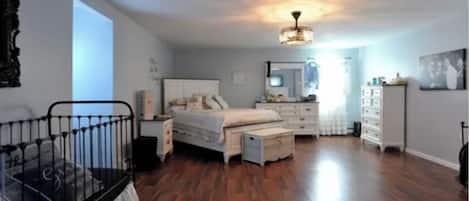 5 bedrooms, iron/ironing board, WiFi, bed sheets