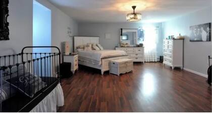 Spacious house in charming Avoca NY with WiFi, AC and eight person, hot tub.