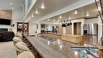 House (4 Bedrooms) | Property amenity