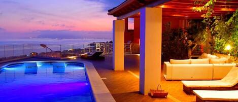 Villa | Pool