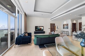 Appartement classique, balcon, vue sur la mer | Aire de séjour