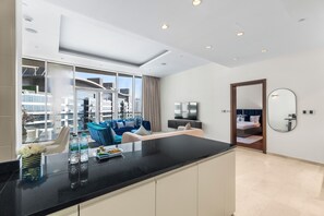 Appartement Classique, balcon, vue mer | Cuisine privée