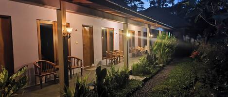 Dobbeltrom – comfort, hageutsikt | Terrasse/patio