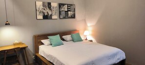 Habitació doble Comfort, vistes al jardí | Escriptori, espai de treball apte per a portàtils i wifi gratuïta 