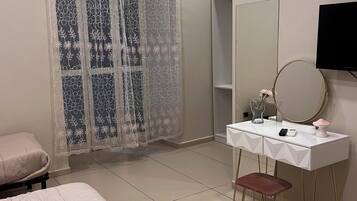 Escriptori i wifi gratuïta