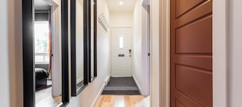 HOMA-Comfort&Style-2BR-Spacious-Natural Light-FeelHome-A/C-SelfCheckIn-Metro