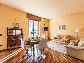 House | Dining - La Magnolia 2 Comfortable Holiday Residence (Desenzano del Garda)