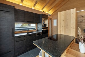 Chalet Panoramique, 2 chambres, sauna, vue montagne | Cuisine privée
