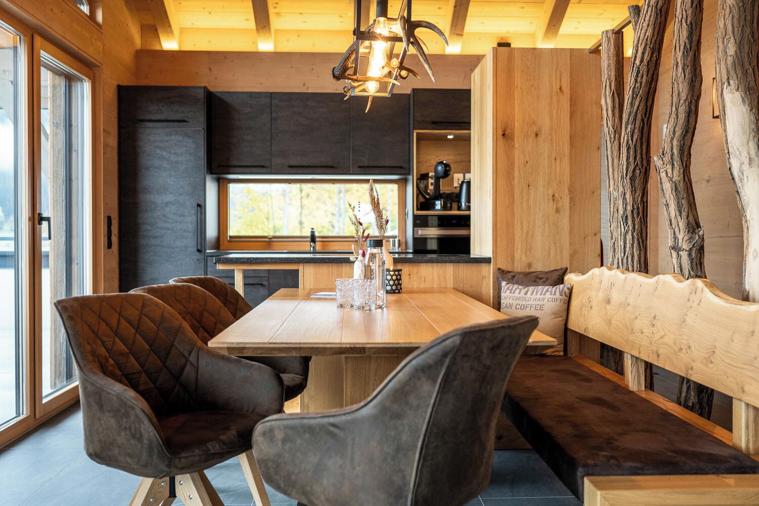 Chalet panorámico, 2 habitaciones, sauna, vistas a la montaña | Servicio de comidas en la habitación