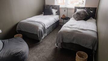 3 bedrooms, iron/ironing board, free WiFi, bed sheets