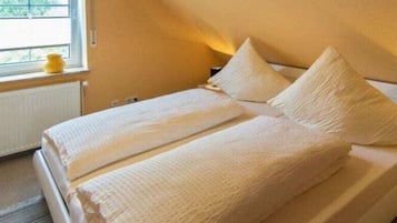 5 Schlafzimmer, individuell eingerichtet, Bügeleisen/Bügelbrett
