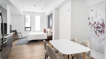 2 bedrooms, desk, iron/ironing board, travel crib