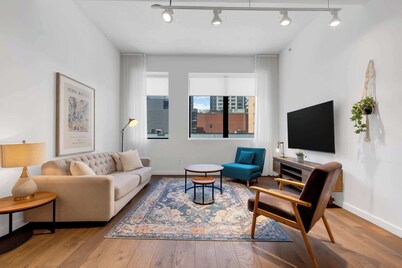 Mercer Downtown|2BDRS-2BA|6 Guests