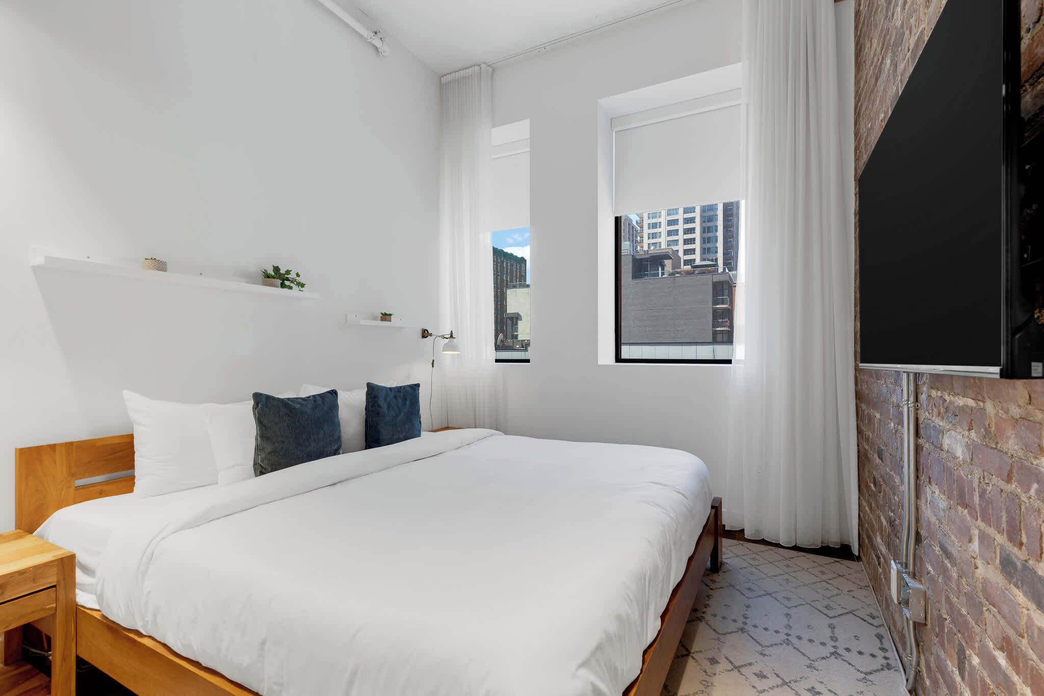 2 bedrooms, desk, iron/ironing board, travel crib