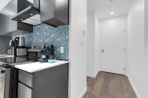 Fridge, microwave, oven, stovetop - Downtown|Loft 3beds|6 guests (Montréal)