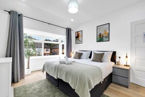 3 bedrooms, iron/ironing board, free WiFi, bed sheets - Modern House In Leicester|Private Drive|Xbox (Leicester)