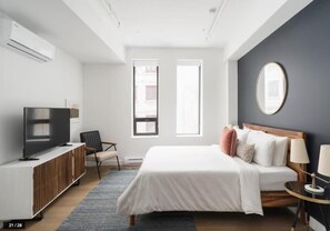 2 chambres, bureau, fer et planche à repasser, lit parapluie