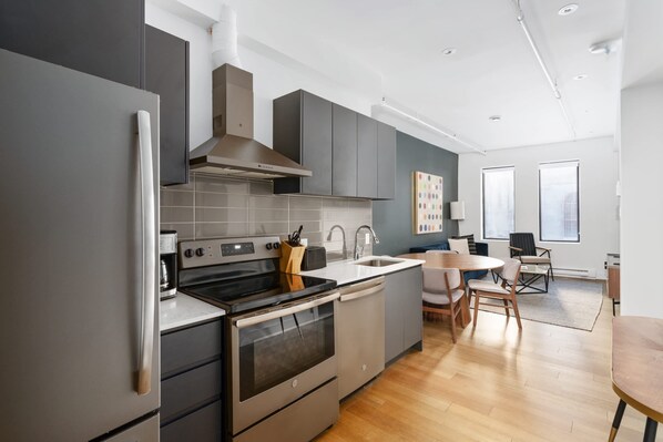 Fridge, microwave, oven, stovetop