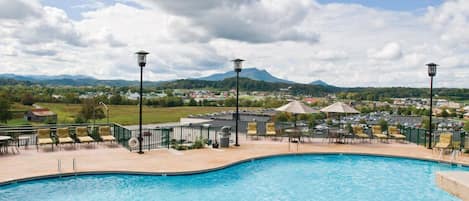 Innenpool, AuĂenpool