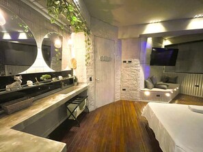 Standard Room with Garden View