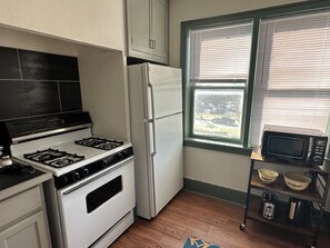 Cookware/dishes/utensils, spices, paper towels