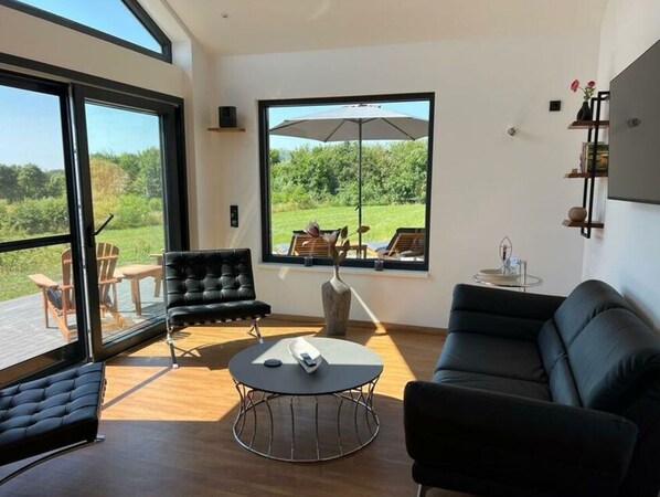 Mobile Home | Living area - Pier 137 Comfortable Holiday Residence (Hohwacht)