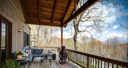 Summit Sky Lodge • Hot Tub, Views, Game Room, Bar