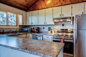 Fridge, microwave, oven, stovetop - Summit Sky Lodge • Hot Tub, Views, Game Room, Bar (Beech Mountain)