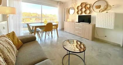T2 - Le Vadon, Seaside