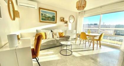 T2 - Le Vadon, Seaside