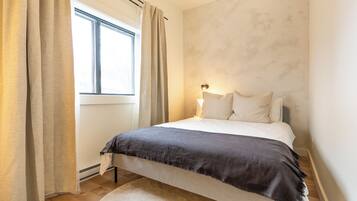 1 slaapkamer, een strijkplank/strijkijzer, wifi, beddengoed