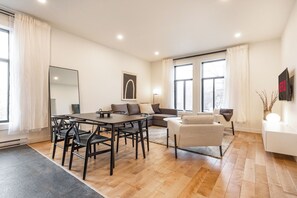 TV - HOMA-Comfort&Style-1BR-Spacious-Natural Light-FeelHome-A/C-SelfCheckIn-Metro (Montréal)