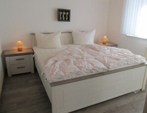 3 bedrooms, individually furnished - Ferienhaus Wattperlchen in Dornum (Dornum)