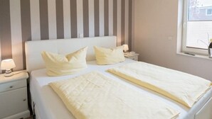 House | 1 bedroom, iron/ironing board, individually furnished, bed sheets