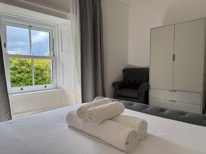 4 bedrooms, iron/ironing board, travel cot, free WiFi